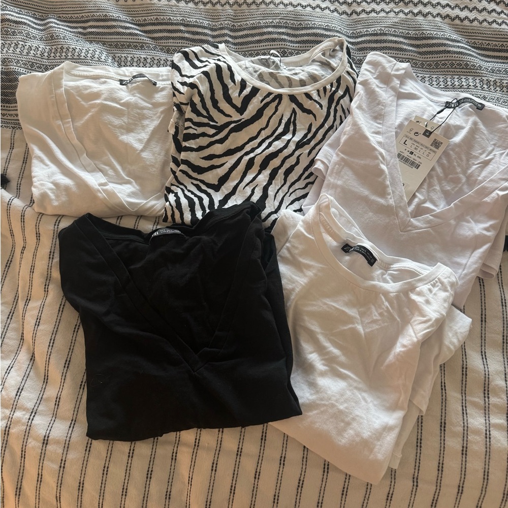BUNDLE set of 5 Zara tshirts size L in black and white